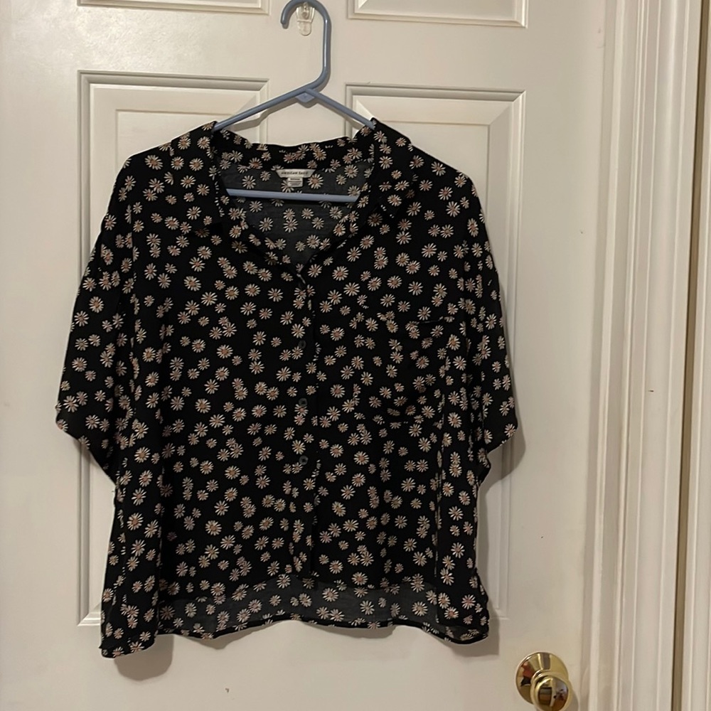 American Eagle button up short sleeve blouse